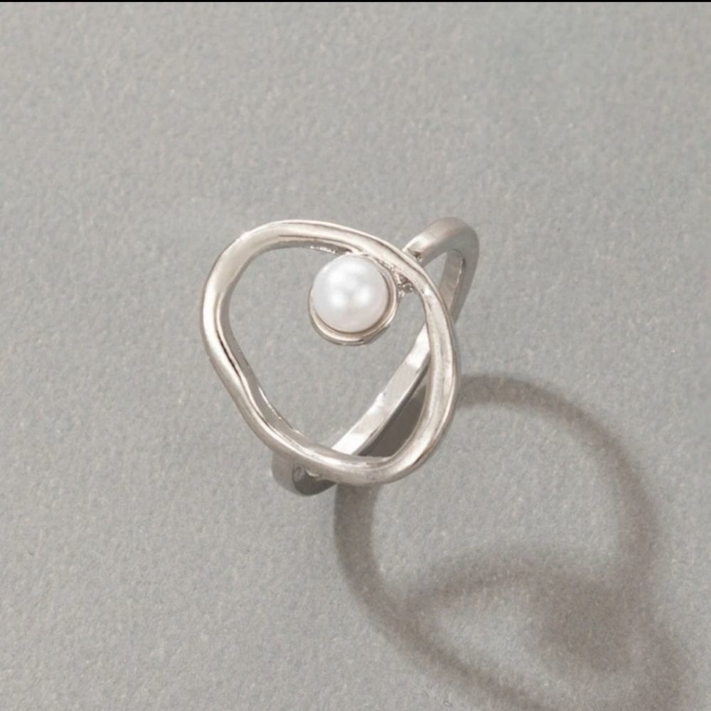 2 for $18❤️‍🔥 Silver Metal Loop Faux Pearl Asymmetrical Ring Size 9 - Picture 4 of 7